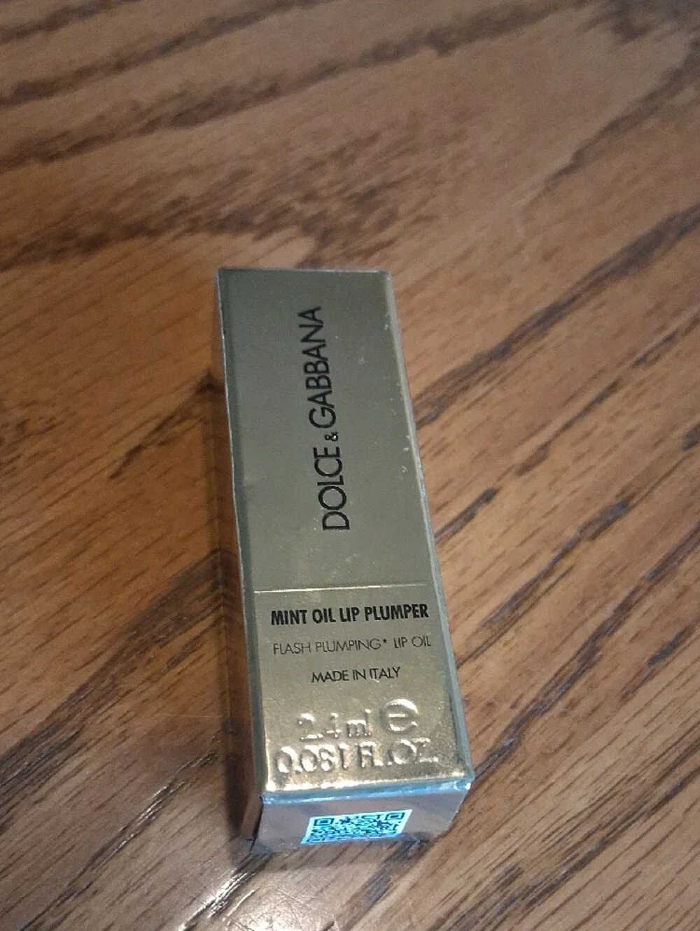 Dolce & Gabbana Mint Oil Lip Plumper - Gold Packaging